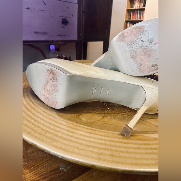 YVES SAINT LAURENT Patent Leather Pumps Size 9 - Picture 9 of 13